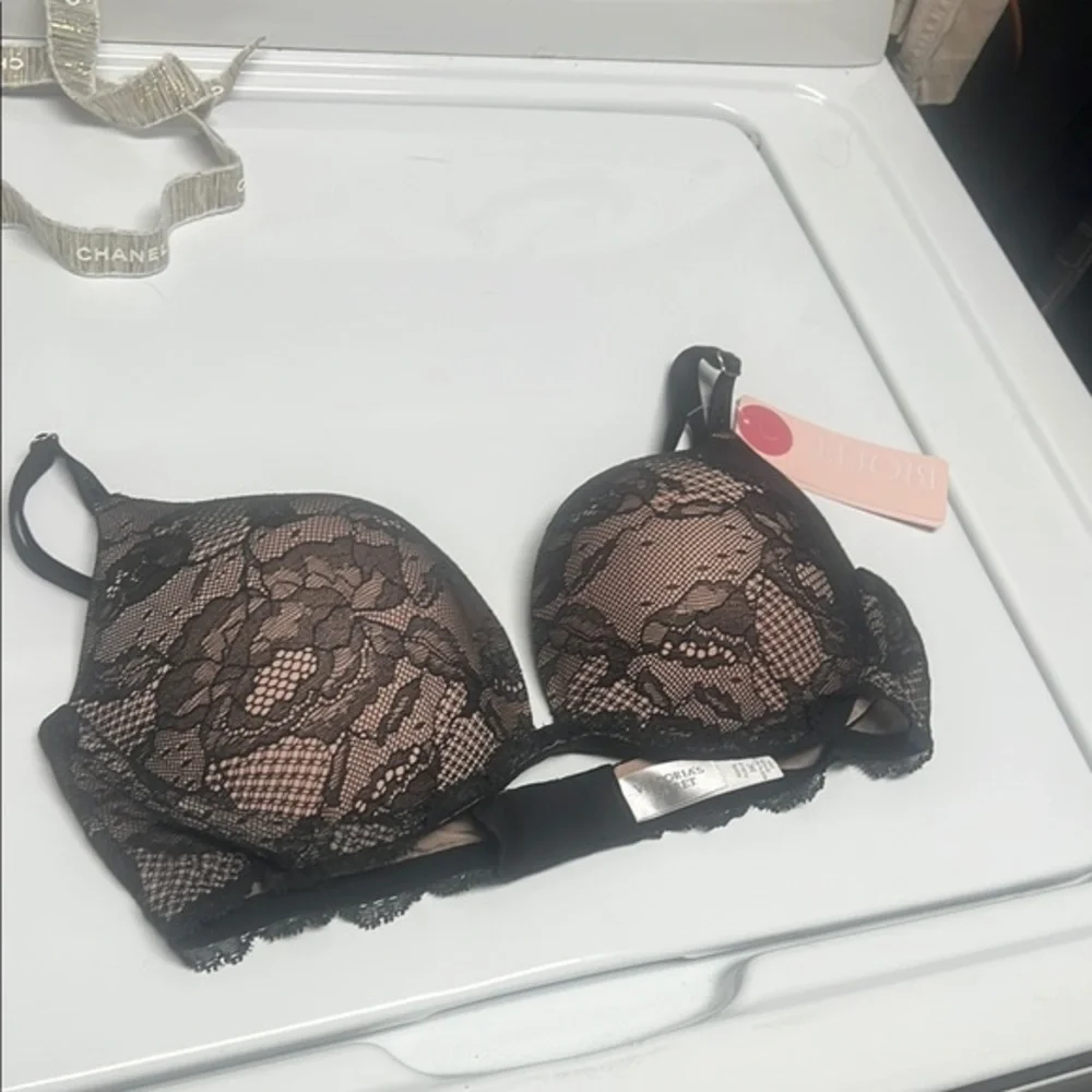Victoria's Secret Black Lace Underwire Bra